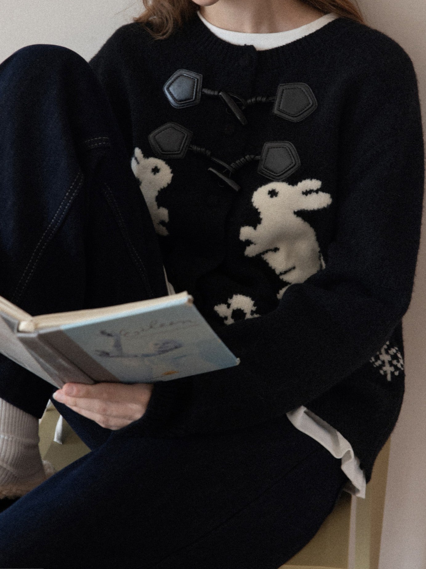 Rabbit embroidered toggle button knit cardigan TK0345